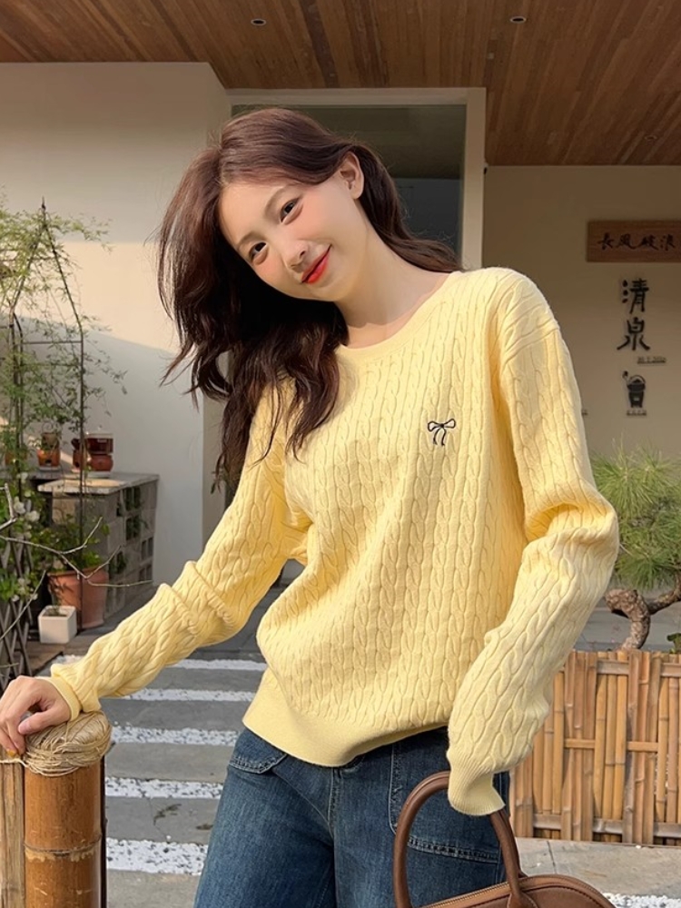 Yellow Crewneck Knit Base Layer Women's Fall Winter 2026 New Sweater