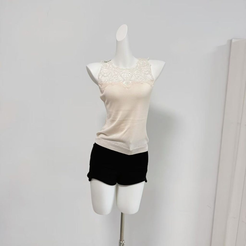 Qiauuu Sheer Lace Sweetheart Cropped Cami Top for Women